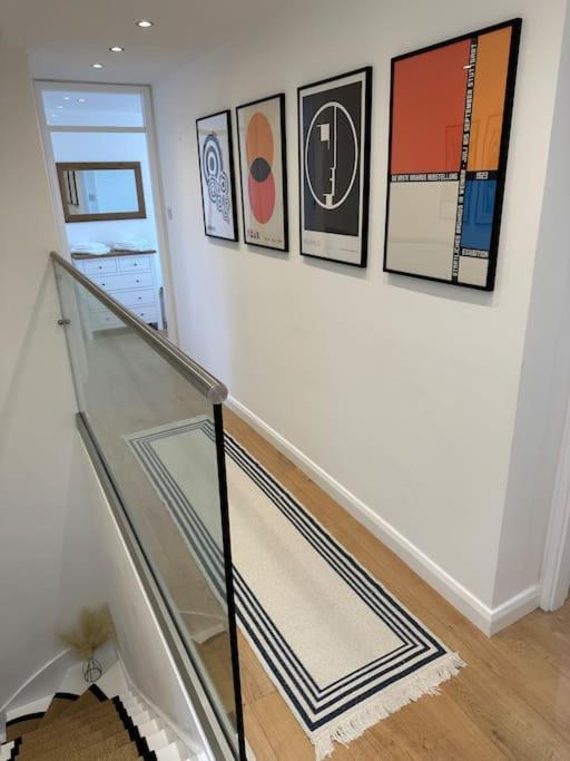 Stylish, Smart & Fun 4 Bed Home 런던 외부 사진