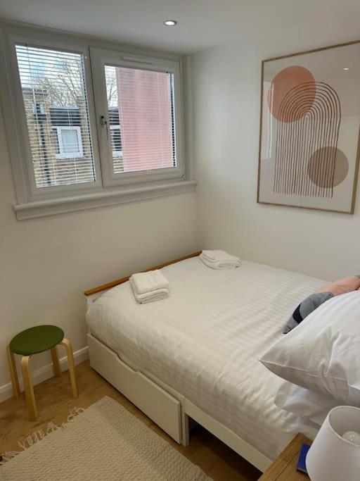 Stylish, Smart & Fun 4 Bed Home 런던 외부 사진
