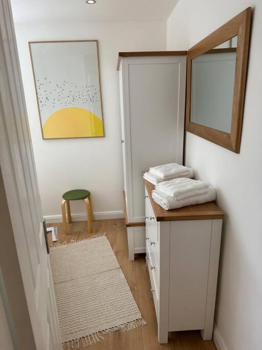 Stylish, Smart & Fun 4 Bed Home 런던 외부 사진