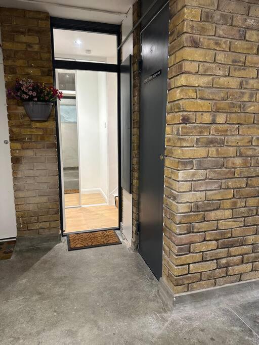 Stylish, Smart & Fun 4 Bed Home 런던 외부 사진