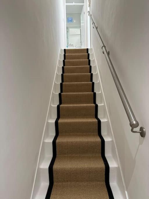 Stylish, Smart & Fun 4 Bed Home 런던 외부 사진