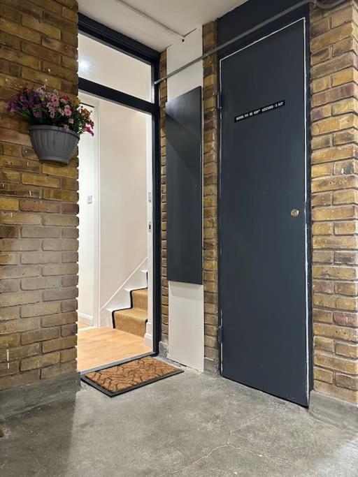 Stylish, Smart & Fun 4 Bed Home 런던 외부 사진