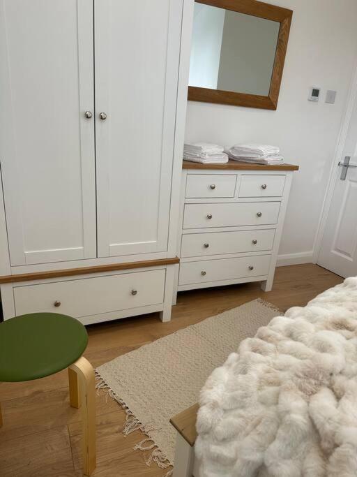 Stylish, Smart & Fun 4 Bed Home 런던 외부 사진