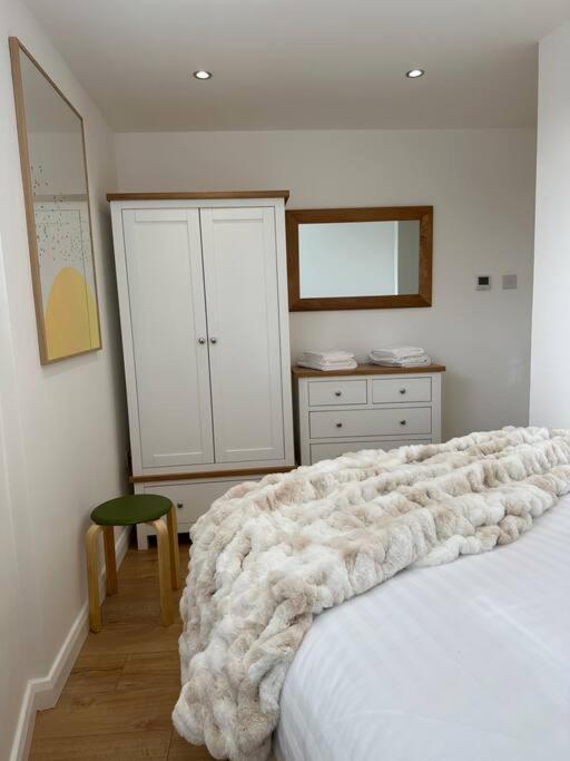 Stylish, Smart & Fun 4 Bed Home 런던 외부 사진