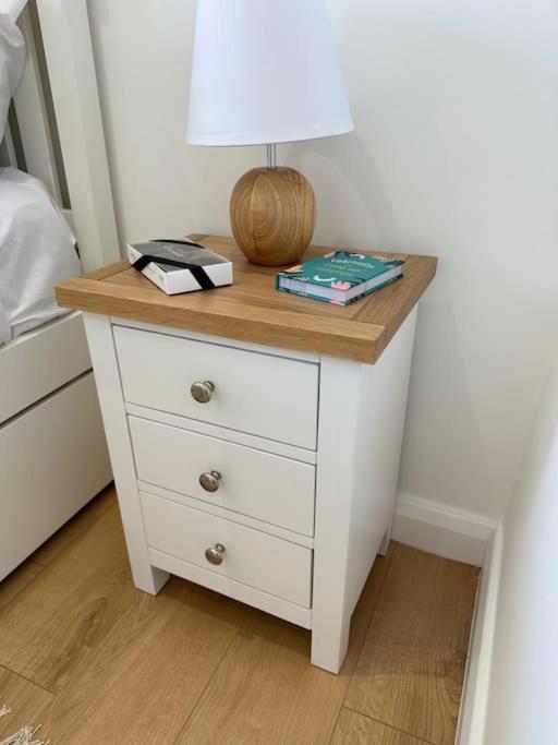 Stylish, Smart & Fun 4 Bed Home 런던 외부 사진