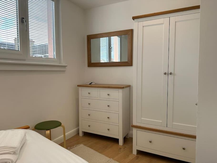 Stylish, Smart & Fun 4 Bed Home 런던 외부 사진