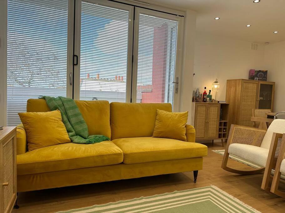 Stylish, Smart & Fun 4 Bed Home 런던 외부 사진